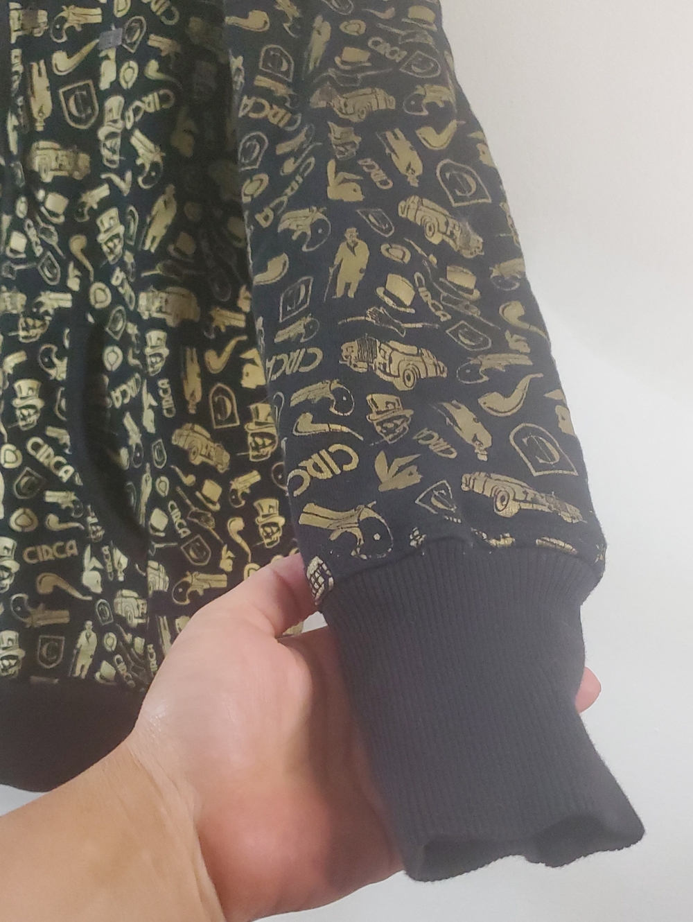 Vintage Circa Y2K Skate Hoodie Black Gold Graphic Print Size Small Baggy Mens - Picture 4 of 16